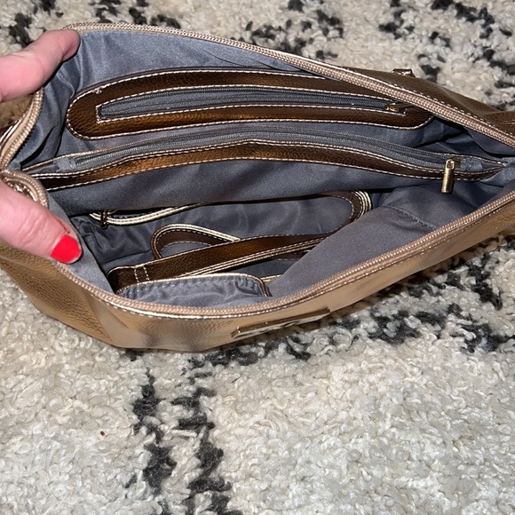 New! Vegan Leather Metallic Rose Gold Crossbody with Adjustable Shoulder Strap - Picture 5 of 6